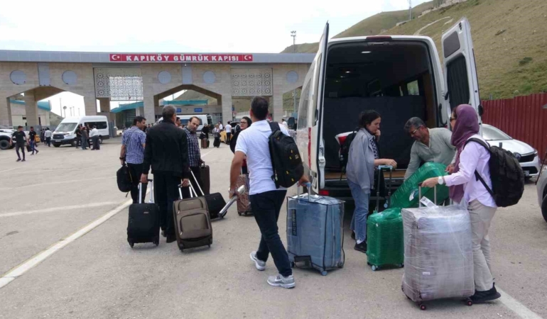 iran-israil-savasinin-4-gununde-van-sinirinda-gozlemlenen-donus-hareketliligi-9twR7xLi.jpg