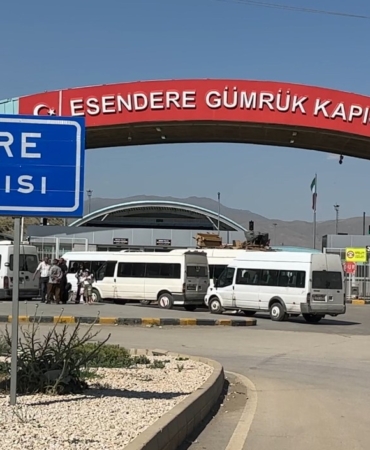 iran-ve-israil-arasindaki-gerilim-turkiyeye-donus-yolu-acildi-iranli-vatandaslar-ulkelerine-geri-dondu-jFSDYWsH.jpg
