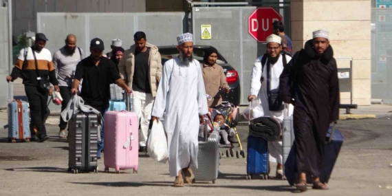 İran’dan Van Üzerinden Trabzon’a Tahliye Edilen Ummanlılar İran’dan Van Üzerinden Trabzon’a Tahliye Edilen Ummanlılar