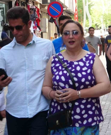 iranli-turistlerin-van-esnafina-getirdigi-cifte-bayram-sevinci-3sxLU5I6.jpg