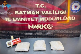 kadin-yolcunun-valizinde-sok-edici-3-kilo-uyusturucu-bulundu-FvmW3ORk.jpg