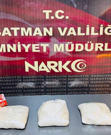 kadin-yolcunun-valizinde-sok-edici-3-kilo-uyusturucu-bulundu-FvmW3ORk.jpg