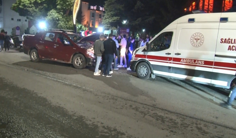 karsta-4-aracli-zincirleme-kaza-4-yarali-aFupRlQM.jpg