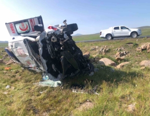 karsta-ambulansin-sarampole-ucmasi-sonucu-1-doktor-ve-4-yarali-eJuEiOL6.jpg