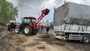 karsta-camura-sapan-tir-koylulerin-yardimiyla-kurtarildi-vljCngPF.jpg