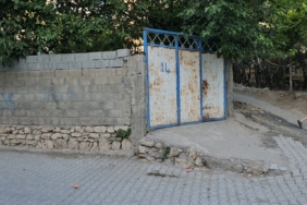 kendisine-ve-cocuklarina-bicakla-zarar-veren-sok-olay-Yf9V78b1.jpg