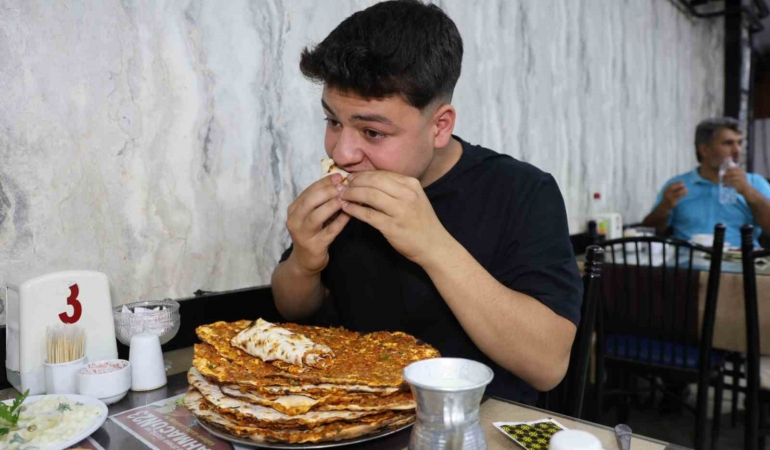 kilosu-ve-yasiyla-sinirlari-asan-bir-lahmacun-rekoru-pdkNqf8K.jpg