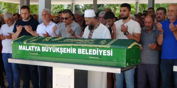 Malatya'da Denizde Boğulan Baba-Oğulun Acı Tabutu Malatya’da Denizde Boğulan Baba-Oğulun Acı Tabutu