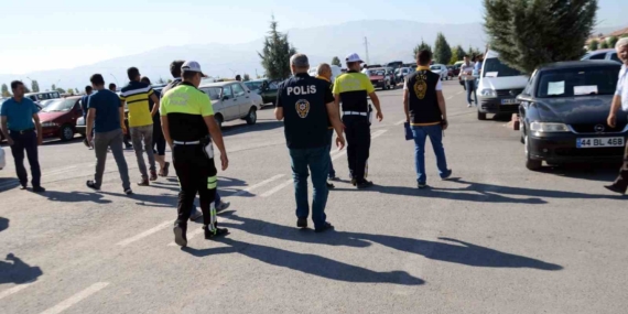 Malatya'da Geniş Kapsamlı Asayiş Denetimi: Güvenlik Önlemleri Artıyor Malatya’da Geniş Kapsamlı Asayiş Denetimi: Güvenlik Önlemleri Artıyor