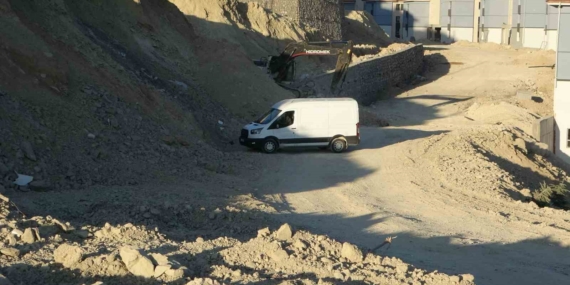 Malatya'da İnşaat Alanında Tarihi Bir Top Mermisi Keşfedildi Malatya’da İnşaat Alanında Tarihi Bir Top Mermisi Keşfedildi