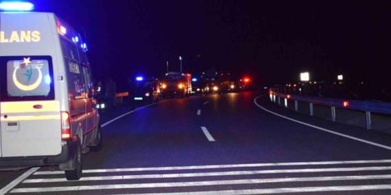 Malatya'da Kontrolden Çıkan Minibüs Devrildi: 4 Kişi Yaralandı Malatya’da Kontrolden Çıkan Minibüs Devrildi: 4 Kişi Yaralandı