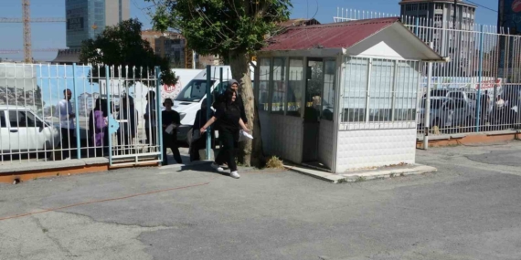 Malatya'da TYT Coşkusu: Veliler Dışarıda, Öğrenciler Sınavda Ter Döküyor Malatya’da TYT Coşkusu: Veliler Dışarıda, Öğrenciler Sınavda Ter Döküyor