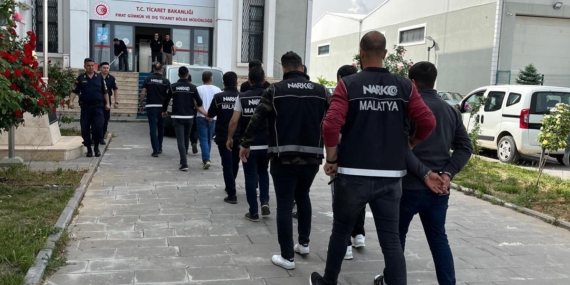 Malatya'da Uyuşturucu Ticareti Operasyonu: 14 Kişi Tutuklandı Malatya’da Uyuşturucu Ticareti Operasyonu: 14 Kişi Tutuklandı