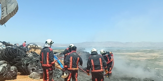 Malatya'daki Şantiyede Korkunç Yangın Paniği Malatya’daki Şantiyede Korkunç Yangın Paniği