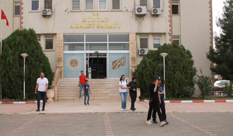 mardinde-kiz-kardeslerin-altin-hirsizligi-servet-degerinde-calintilarla-yakalandilar-Avr9MfjG.jpg