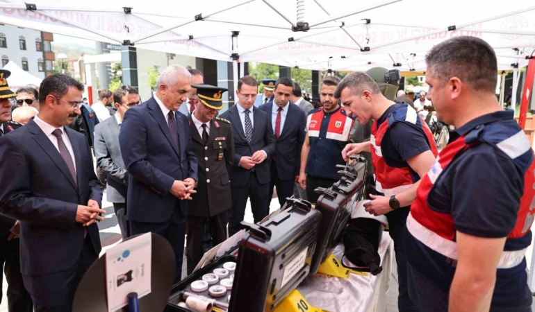 musta-jandarma-teskilatinin-kurulus-yil-donumu-coskusuyla-anildi-RkwH8nQQ.jpg