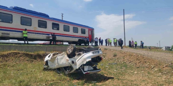 Muş'ta Tren Kazası: Otomobile Çarpan Tren 1 Kişiyi Yaraladı Muş’ta Tren Kazası: Otomobile Çarpan Tren 1 Kişiyi Yaraladı