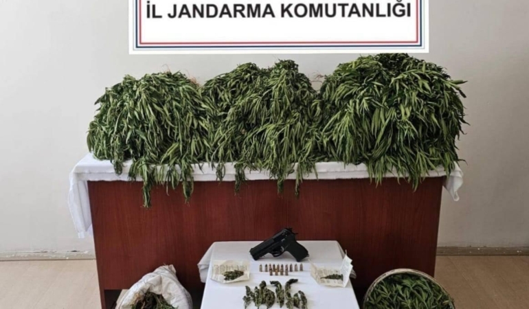 nusaybinde-uyusturucu-operasyonu-4-sahis-gozaltina-alindi-FFZJbsdD.jpg