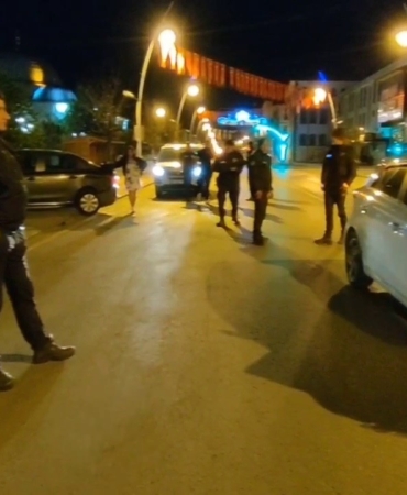 otomobil-icerisindeki-tartismanin-trajik-sonucu-kaza-5WhEmQIE.jpg