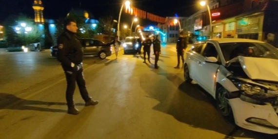 Otomobil İçerisindeki Tartışmanın Trajik Sonucu: Kaza! Otomobil İçerisindeki Tartışmanın Trajik Sonucu: Kaza!