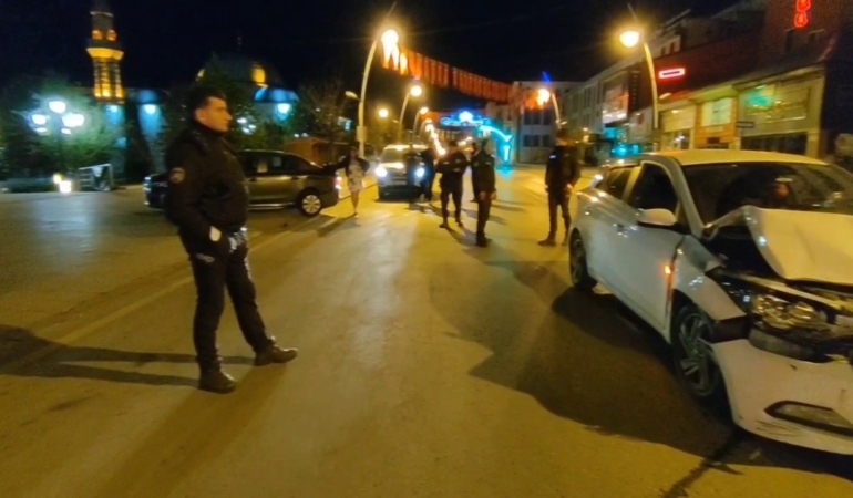 otomobil-icerisindeki-tartismanin-trajik-sonucu-kaza-5WhEmQIE.jpg