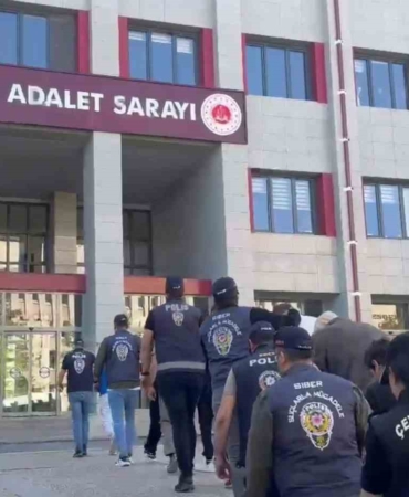 polis-sahte-ilan-dolandiricilarina-sok-baskin-duzenledi-4qEepTtZ.jpg