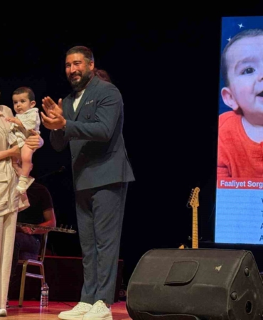 sanatci-ungur-alpaslan-bebek-icin-unutulmaz-bir-konser-gerceklestirdi-aOnQLpDh.jpg