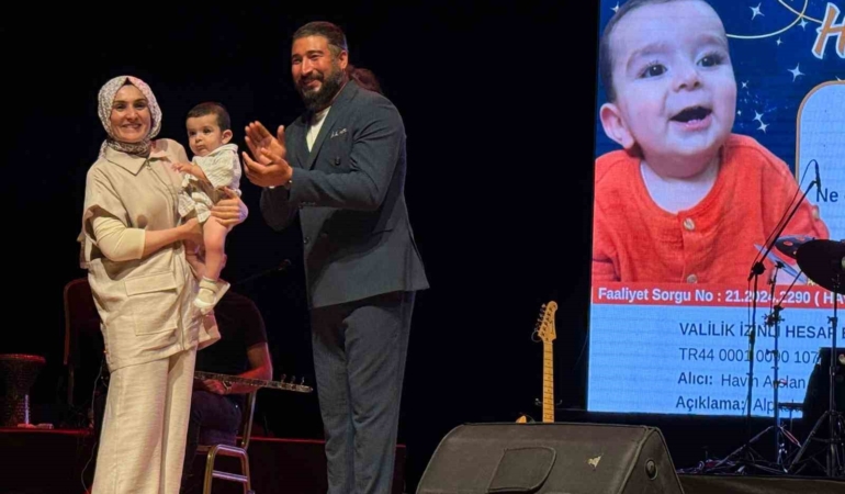 sanatci-ungur-alpaslan-bebek-icin-unutulmaz-bir-konser-gerceklestirdi-aOnQLpDh.jpg