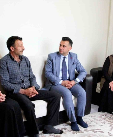 sehit-babalar-ve-gazilere-ozel-babalar-gunu-anisi-JdAVz9RM.jpg