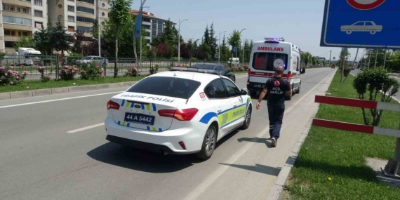 Seyir Halindeki Araçtan Atlayan Kadın: Eşiyle Tartışma Sonrası Şok Edici Olay Seyir Halindeki Araçtan Atlayan Kadın: Eşiyle Tartışma Sonrası Şok Edici Olay