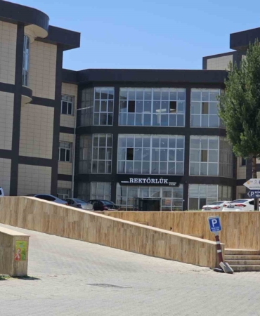siirt-universitesinde-yolsuzluk-iddialarina-dair-sorusturma-derinlesiyor-OU4YvVGI.jpg