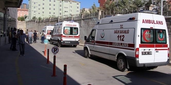 Siirt'te Silahlı Çatışma: 1 Kişi Hayatını Kaybetti, 1 Yaralı Siirt’te Silahlı Çatışma: 1 Kişi Hayatını Kaybetti, 1 Yaralı