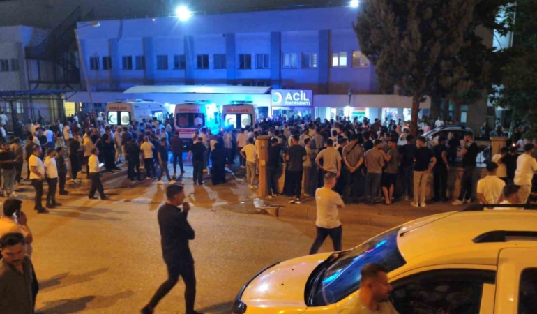 siirtteki-dugun-salonuna-yapilan-silahli-saldiri-1-kisi-hayatini-kaybetti-3-yarali-Ftkd3V1x.jpg