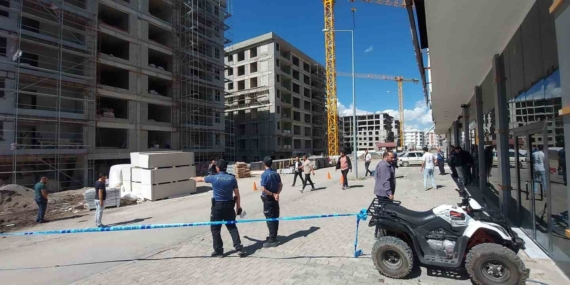 Trafik Kazası Sonrası Büyüyen Kavga ve Silahların Konuştuğu Anlar Trafik Kazası Sonrası Büyüyen Kavga ve Silahların Konuştuğu Anlar