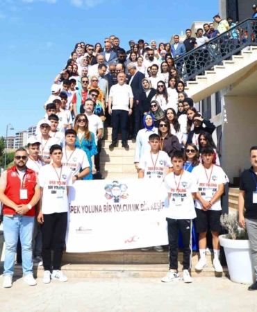 vali-hatipoglu-ogrencilerle-keyifli-bir-bulusma-gerceklestirdi-1j2gBOrI.jpg