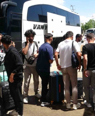 van-otogarinda-bayram-yogunlugu-zirveye-ulasti-YAe2TYQc.jpg