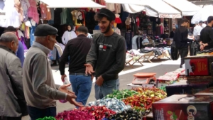 vanda-bayram-coskusu-carsi-ve-pazarda-renkli-anlar-iREWGwc5.jpg