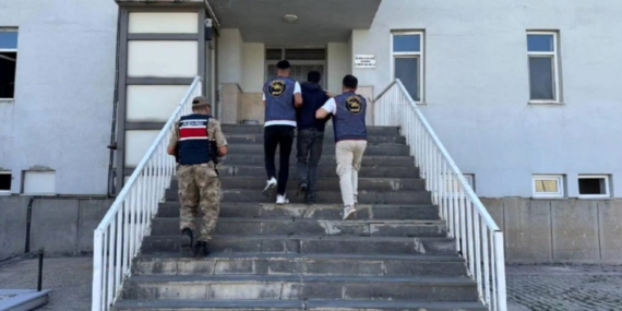 Van'da Farklı Suçlardan 24 Kişi Tutuklandı: Olayın Detayları Van’da Farklı Suçlardan 24 Kişi Tutuklandı: Olayın Detayları