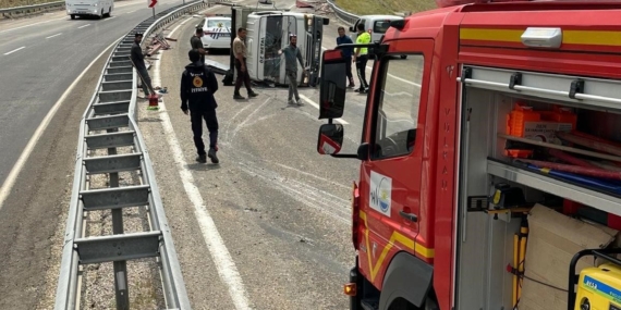 Van'da Kamyonetin Devrilmesi Sonucu 1 Kişi Yaralandı Van’da Kamyonetin Devrilmesi Sonucu 1 Kişi Yaralandı