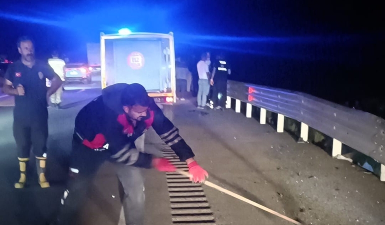 vanda-otomobil-devrildi-4-kisi-yaralandi-bmFubzKA.jpg