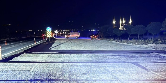 Yol Çalışması Alanına Düşen Otomobil: 1 Yaralı Yol Çalışması Alanına Düşen Otomobil: 1 Yaralı