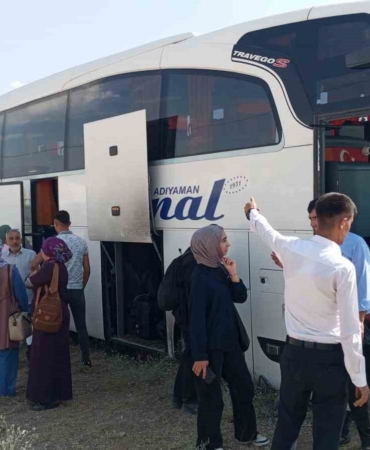 yolcu-otobusu-ve-kamyonetin-korkunc-carpismasi-1-yarali-UpCXHcDO.jpg