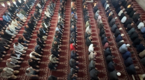 yuksekovada-bayram-namazi-cami-dolu-cosku-yuksek-cKBvYacf.jpg