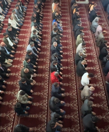 yuksekovada-bayram-namazi-cami-dolu-cosku-yuksek-cKBvYacf.jpg