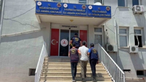 18-yil-kesinlesmis-hapis-cezasi-olan-zanli-jasat-tarafindan-yakalandi-gZJyvrSP.jpg