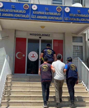 18-yil-kesinlesmis-hapis-cezasi-olan-zanli-jasat-tarafindan-yakalandi-gZJyvrSP.jpg