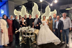 34-yil-sonra-bulusan-liseli-arkadaslarin-dugun-hikayesi-lWlxBa37.jpg