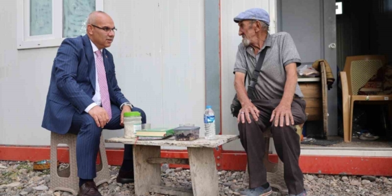 60 Yıl Boyunca Sevdiğini Bekleyen ‘Memiş Dayı’ Vali Koç’u Duygulandırdı