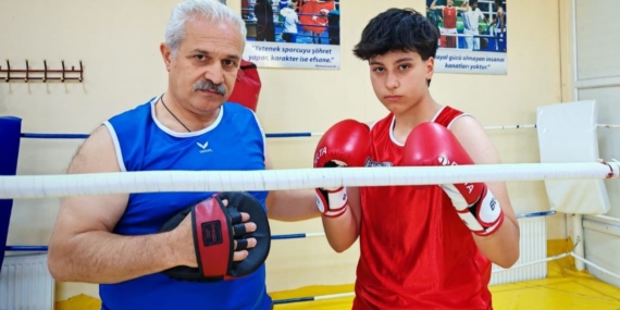 Aygül Özdemir'in Elazığ'da Kazandığı Bronz Madalya ile Gururlandıran Başarı Aygül Özdemir’in Elazığ’da Kazandığı Bronz Madalya ile Gururlandıran Başarı