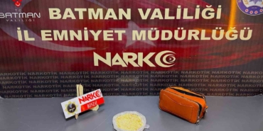 batman-havalimaninda-uyusturucu-yakalandi-yolcunun-uzerinde-sok-edici-bulgu-R81UlmKe.jpg